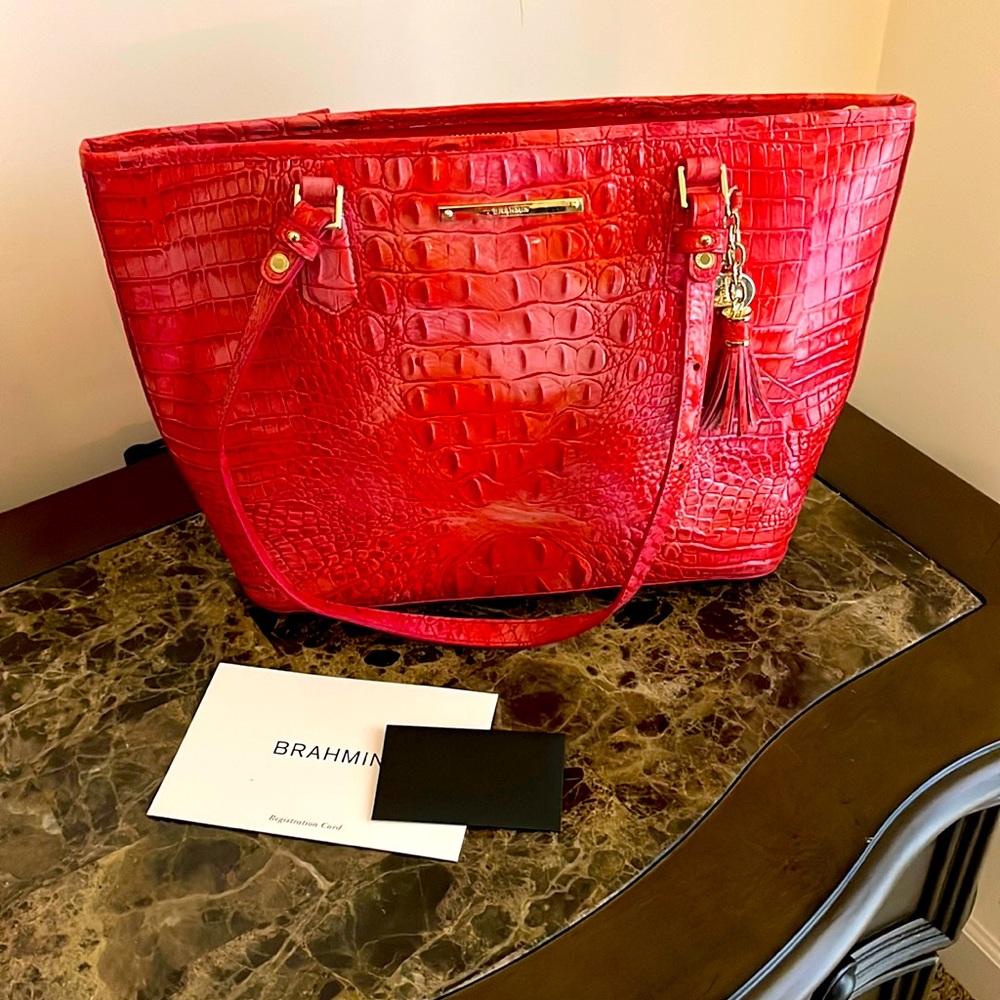 💯 Authentic 👍🏾 Brahmin pink/Red shoulder Purse